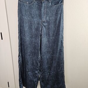 Silky feel wide leg pants